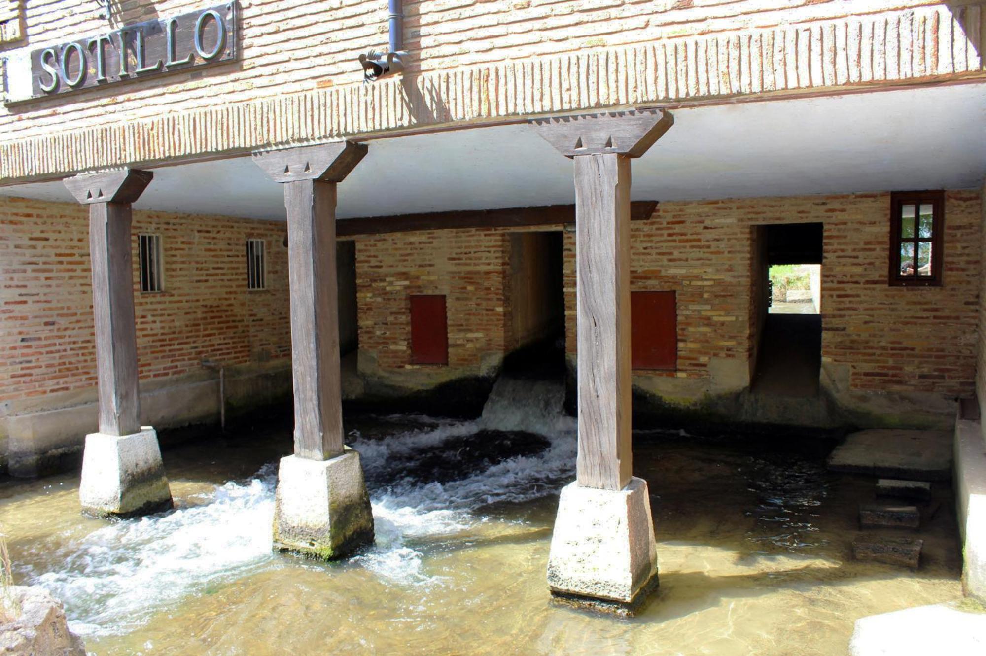 Molino El Sotillo Villa Saldaña Екстериор снимка